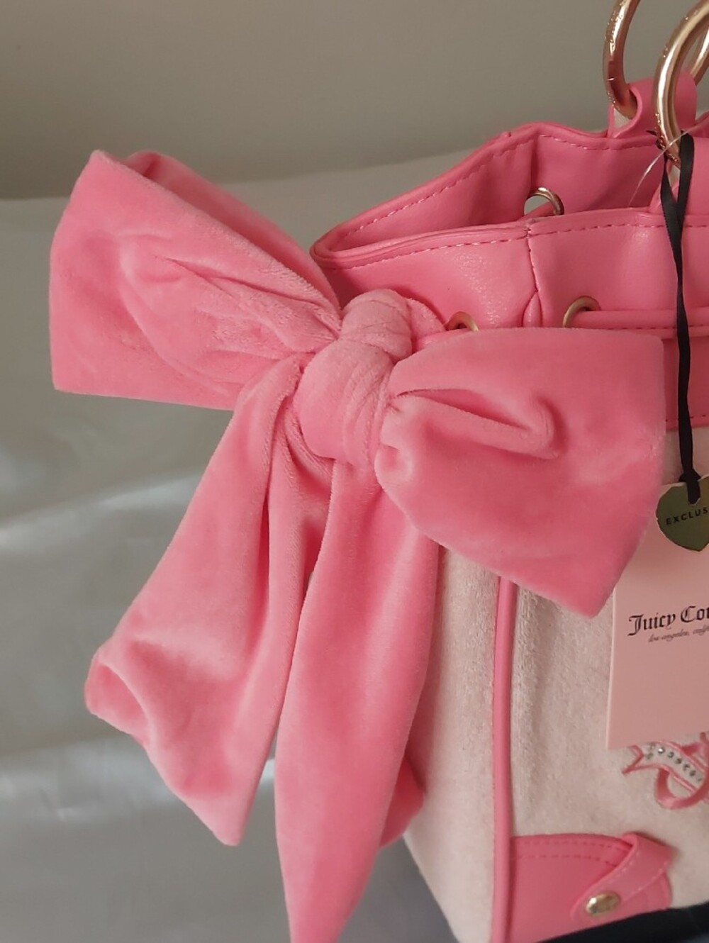 Juicy Couture Pink and Cream Bow-Accent Daydreamer Tote New - Picture 2 of 10
